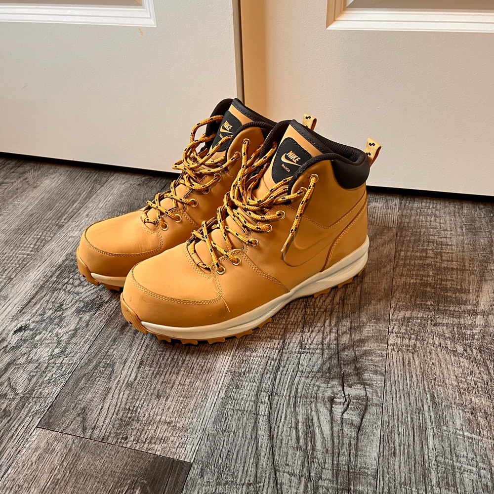 Nike Manoa Leather Boots Water Resistant Wheat Tan 454350-700 Mens